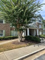 4204 Fairington Ridge Cir in Stonecrest, GA - Building Photo