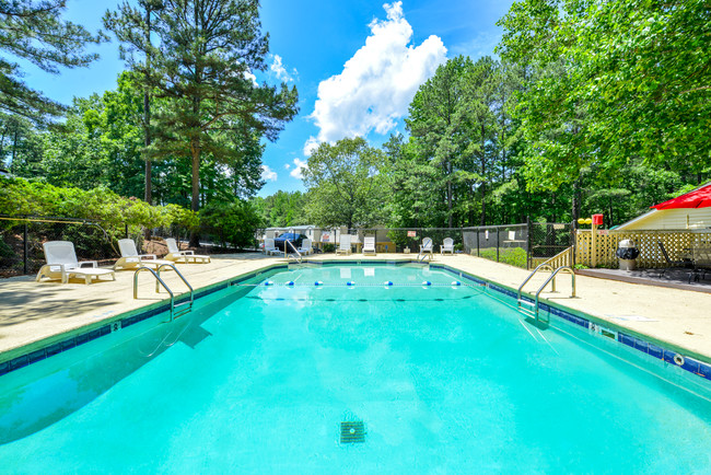 Lakeside Townhomes in Atlanta, GA - Foto de edificio - Building Photo