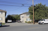 1550 Valley View Rd in Hollister, CA - Foto de edificio - Building Photo