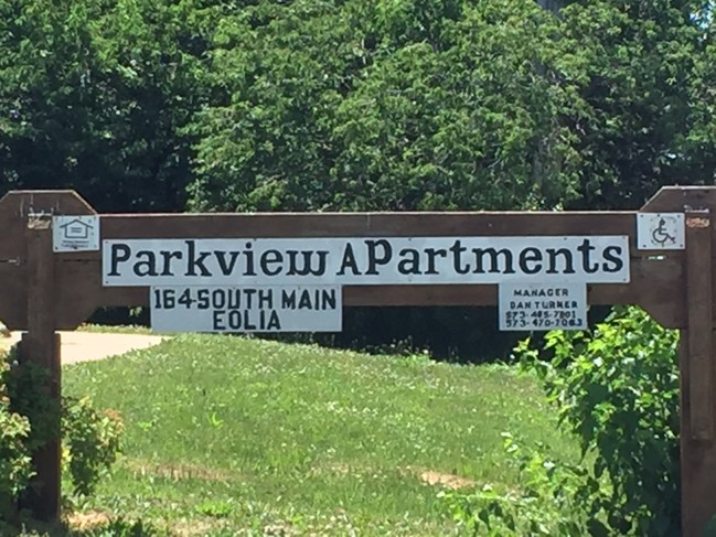 Parkview Senior Apts of Eolia in Eolia, MO - Foto de edificio - Building Photo