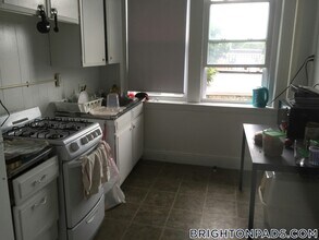 1820 Commonwealth Ave in Boston, MA - Building Photo - Building Photo