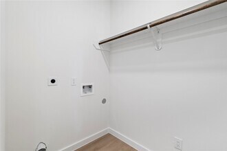 8022 Colonial Ln in Houston, TX - Building Photo - Building Photo