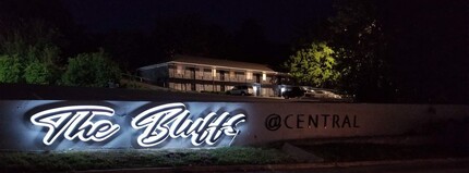 The Bluffs @ Central in Fort Smith, AR - Foto de edificio - Building Photo