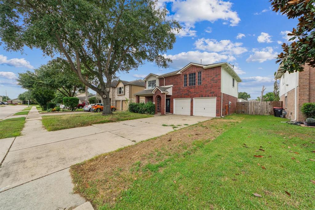 23134 S Waterlake in Richmond, TX - Building Photo