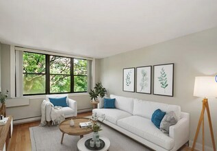 1443 N Dearborn St, Unit B1 in Chicago, IL - Building Photo - Building Photo