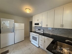 730 E Iredell Ave in Mooresville, NC - Building Photo - Building Photo