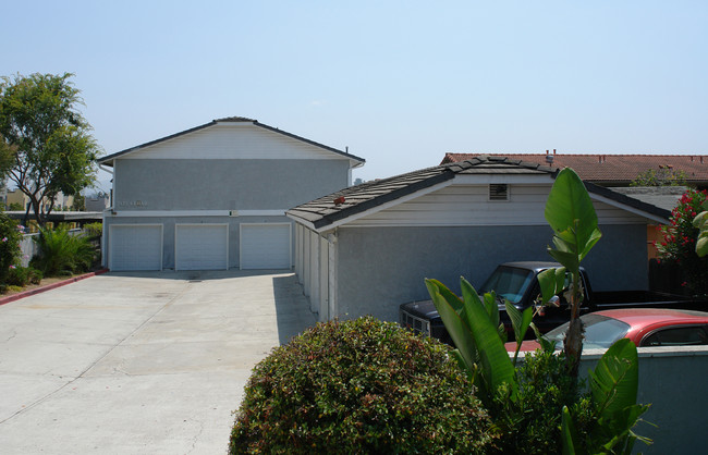 205 Cedar Rd in Vista, CA - Building Photo - Building Photo