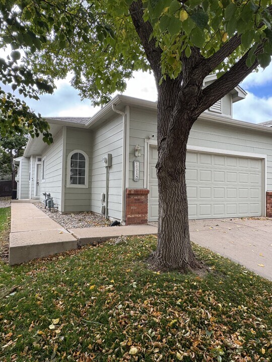 1118 Samuel Point in Colorado Springs, CO - Foto de edificio