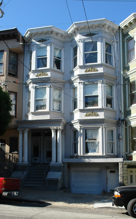 651 Clayton St in San Francisco, CA - Foto de edificio