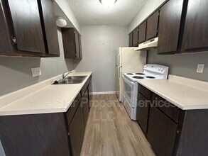 155 S Durkin Dr in Springfield, IL - Building Photo - Building Photo