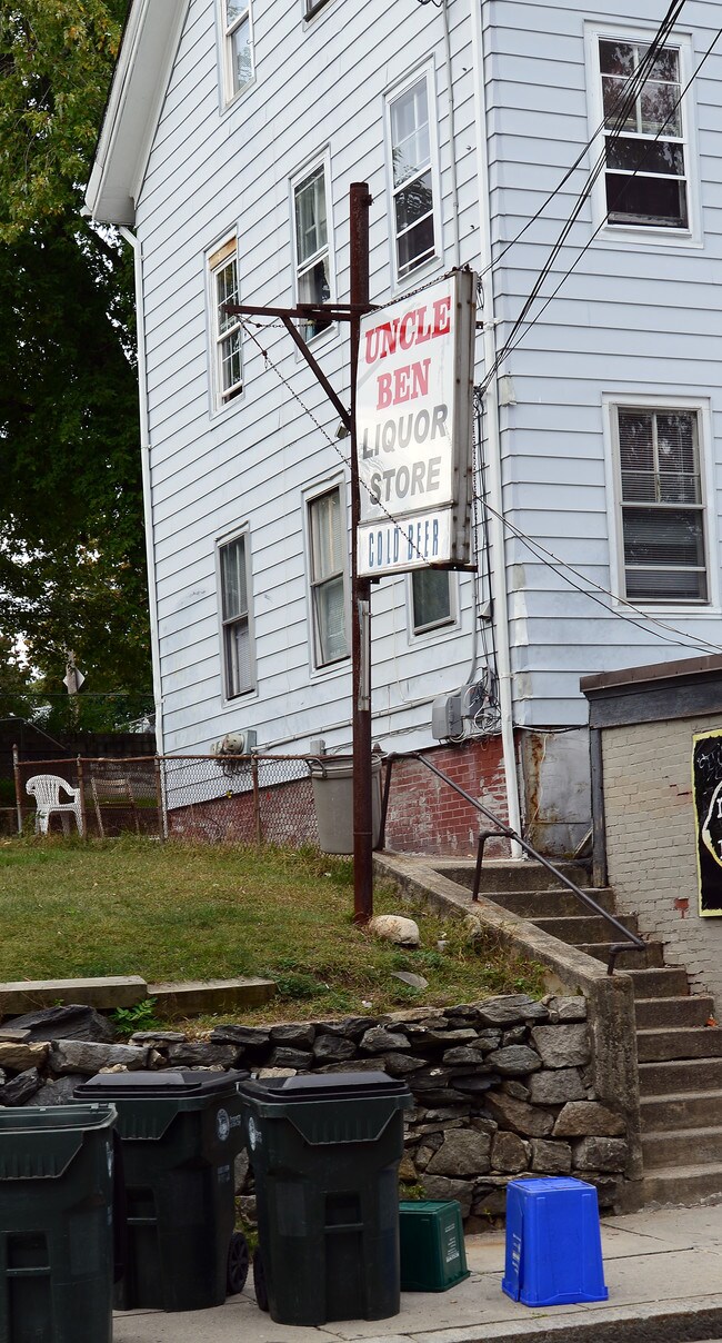 938-940 Douglas Ave in Providence, RI - Building Photo - Building Photo