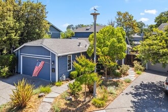 139 Nantucket Cove in San Rafael, CA - Building Photo - Building Photo