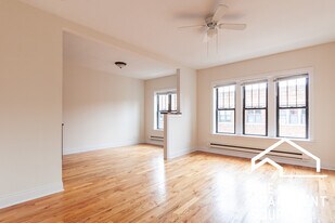 628 W Cornelia Ave, Unit 2 in Chicago, IL - Building Photo