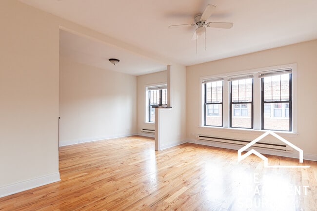 628 W Cornelia Ave, Unit 2