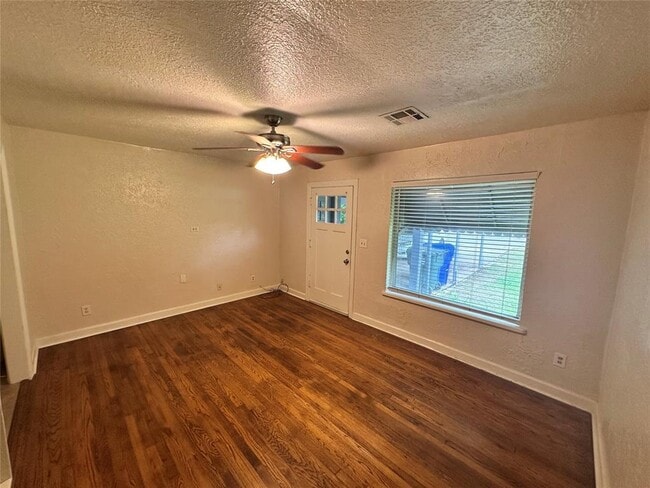 1350 Classen Blvd in Norman, OK - Building Photo - Building Photo