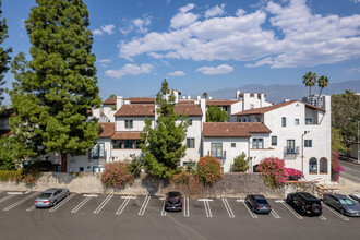 Granada Court in Pasadena, CA - Building Photo - Building Photo