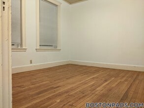 137 Park Dr in Boston, MA - Building Photo - Building Photo