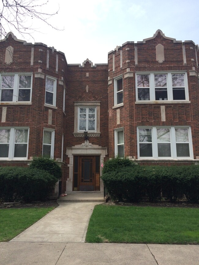 10028 S Oakley Ave, Unit 2