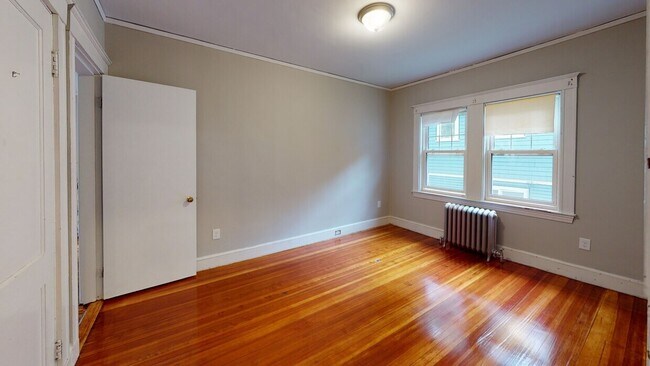 56 Montfern Ave, Unit 22 in Boston, MA - Foto de edificio - Building Photo