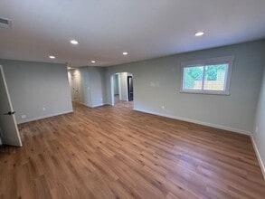 805 Boxwood Ln SE in Salem, OR - Building Photo - Building Photo
