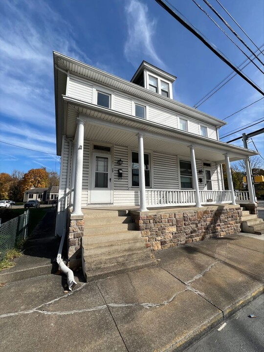 29 S Fayette St in Shippensburg, PA - Building Photo