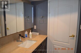 289 Apache Trail in Toronto, ON - Building Photo - Building Photo