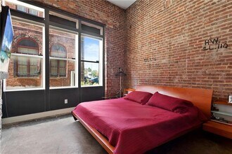 350 Peters St SW in Atlanta, GA - Building Photo - Building Photo