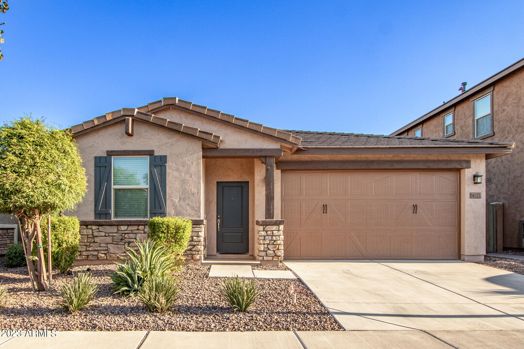 14133 W Valentine St in Surprise, AZ - Building Photo