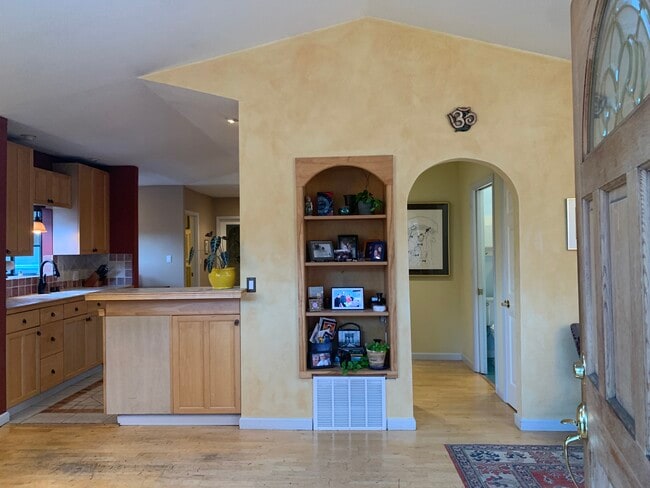 3951 Altamont Ave in Oakland, CA - Building Photo - Building Photo