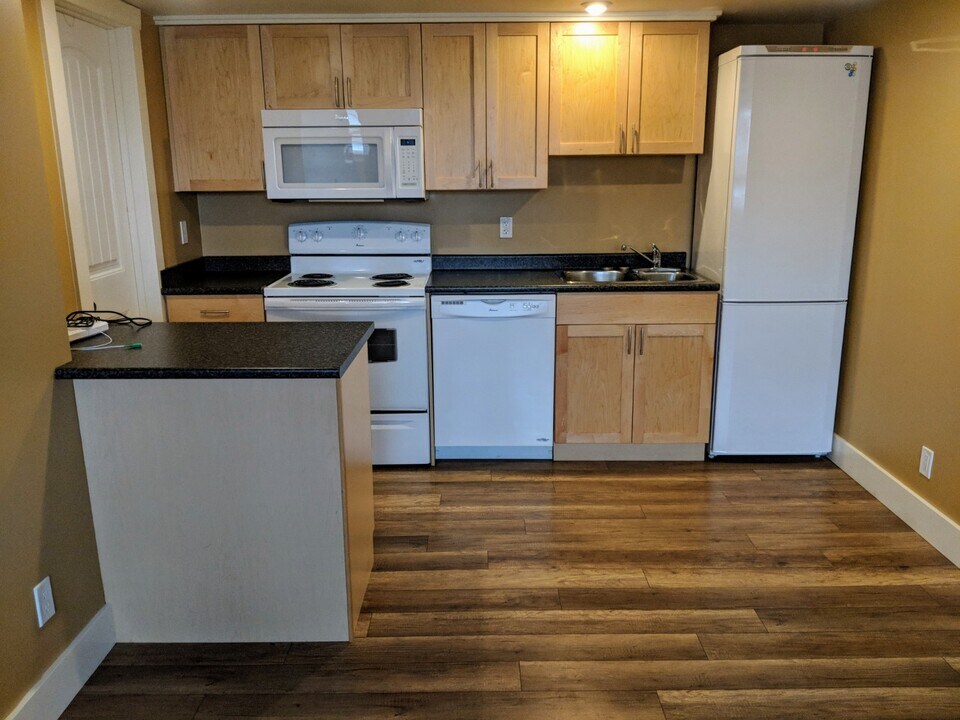 860-105 105 Ave in Dawson Creek, BC - Building Photo