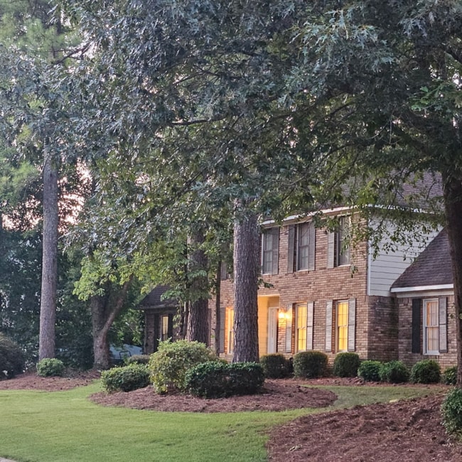 property at 1461 Alison Jane Ln NE