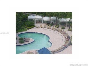 3340 NE 190th St-Unit -1304 in Miami, FL - Building Photo - Building Photo