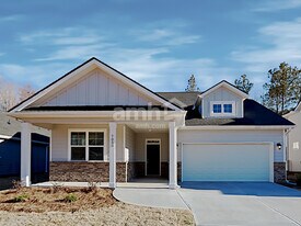 7055 Creeksong Dr in Douglasville, GA - Building Photo
