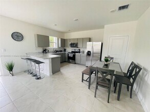 916 SE 19th St in Homestead, FL - Building Photo - Building Photo