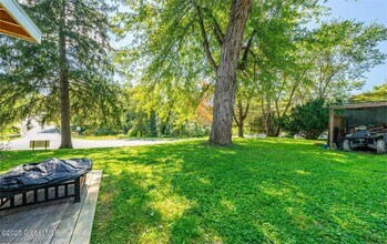 418 W Ghent Rd in Hudson, NY - Building Photo - Building Photo