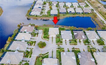 6939 Cay Ct in Naples, FL - Foto de edificio - Building Photo