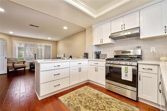 9 La Quinta in Irvine, CA - Building Photo - Building Photo