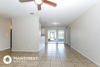 2049 SE Talwood Ln in Port St. Lucie, FL - Foto de edificio - Building Photo