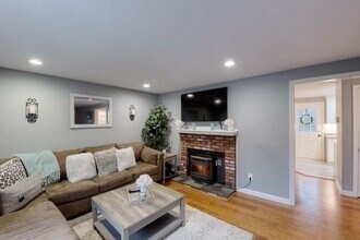 2 Village Green in Millbury, MA - Building Photo - Building Photo