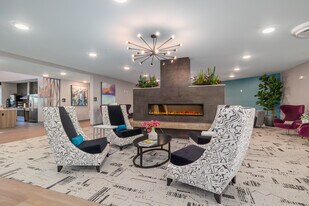 The Crescent Apartments in Springfield, MO - Building Photo