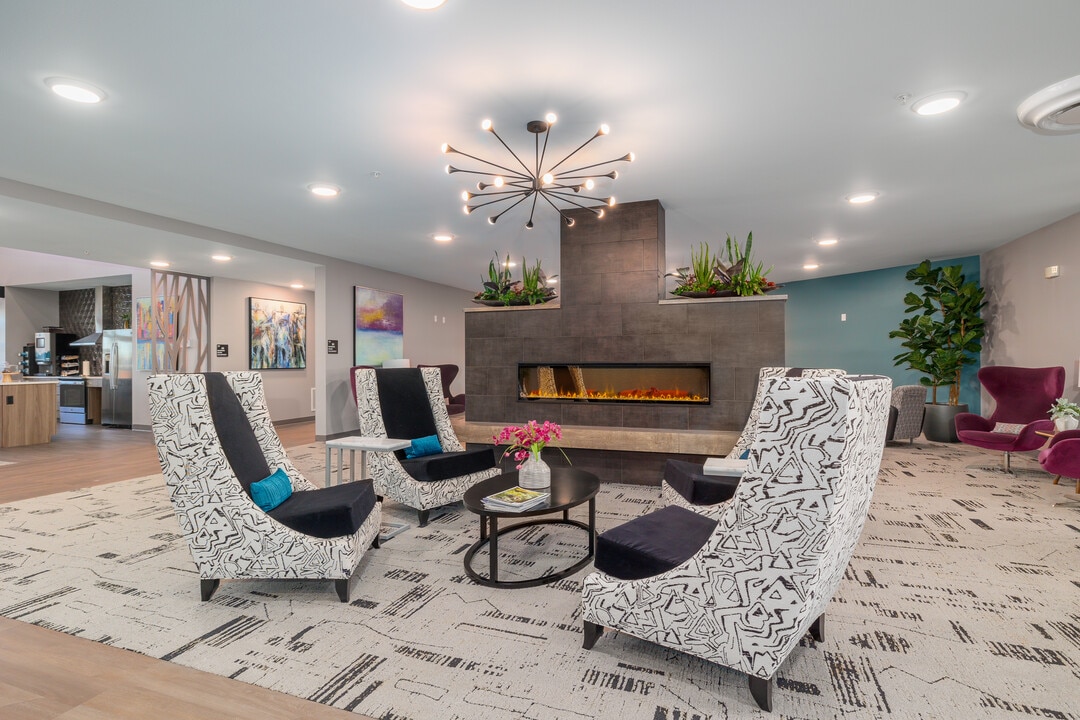 The Crescent Apartments in Springfield, MO - Foto de edificio