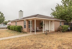 6101 7th St in Lubbock, TX - Building Photo
