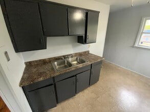 827 Johnson St in Danville, IL - Building Photo - Building Photo