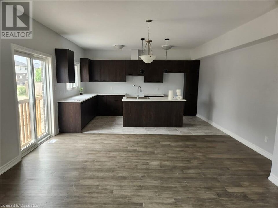 3266 Parker Ave in Fort Erie, ON - Building Photo