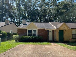 2231 Treeo Ln in Tallahassee, FL - Building Photo - Building Photo