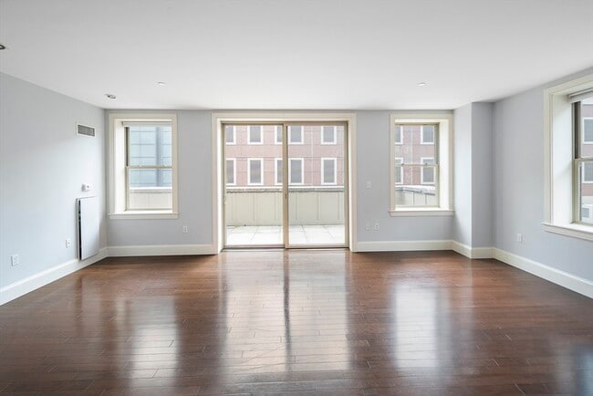 116-128 Rantoul St in Beverly, MA - Building Photo - Building Photo