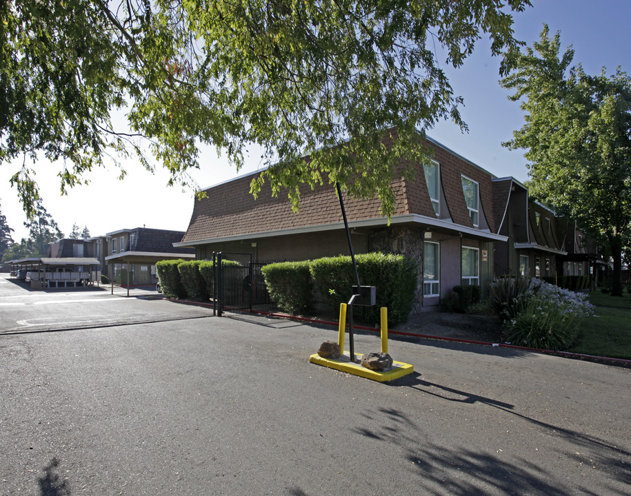 Central Park Apartments in Sacramento, CA - Building Photo