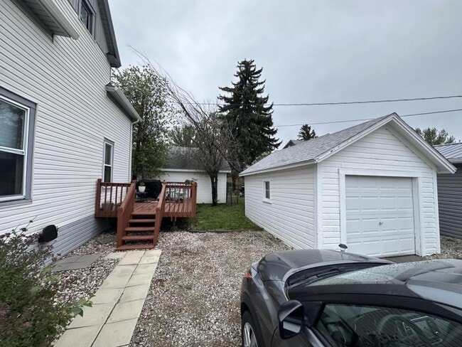 307 4th St NW in Mandan, ND - Building Photo - Building Photo