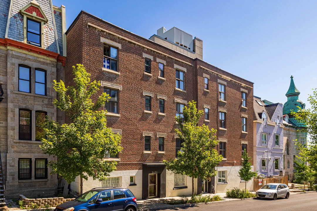 Chateau St-Andre in Montréal, QC - Building Photo