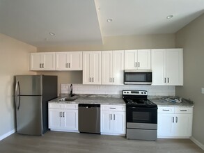 2105 Eastern Ave, Unit 2-Bedroom Deluxe in Baltimore, MD - Building Photo - Building Photo